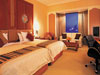 シャングリラ・ホテル・バンコクのサムネイル: (10). Shangri-La Wing Deluxe Room