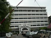 เอ็มบาสซี่ โฮเต็ล: (1). โรงแรม