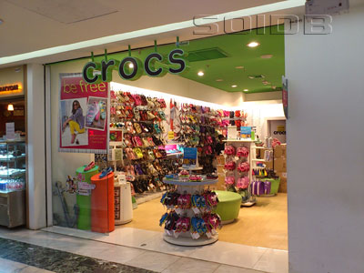 crocs fashion island