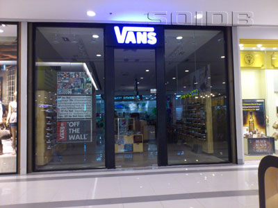 vans store in bangkok