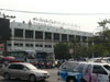東バスターミナル（エカマイ）のサムネイル: (1). 正面を撮影（斜め角度から）