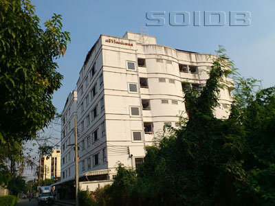 A photo of Sriwiwat Place