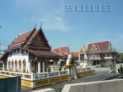 A photo of Wat Noi Nang Hong