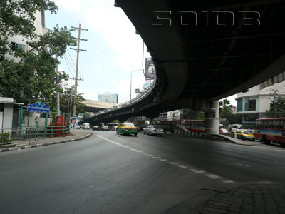 A photo of Ding Daeng Road