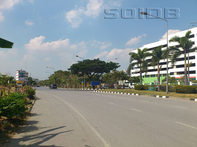 A photo of Hua Mak Road