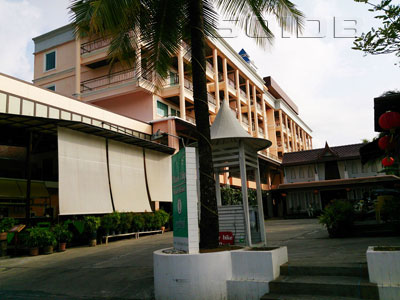 A photo of Sea Breeze Bar