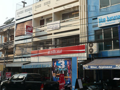 A photo of M-Point Mart - Rue Samsenethai